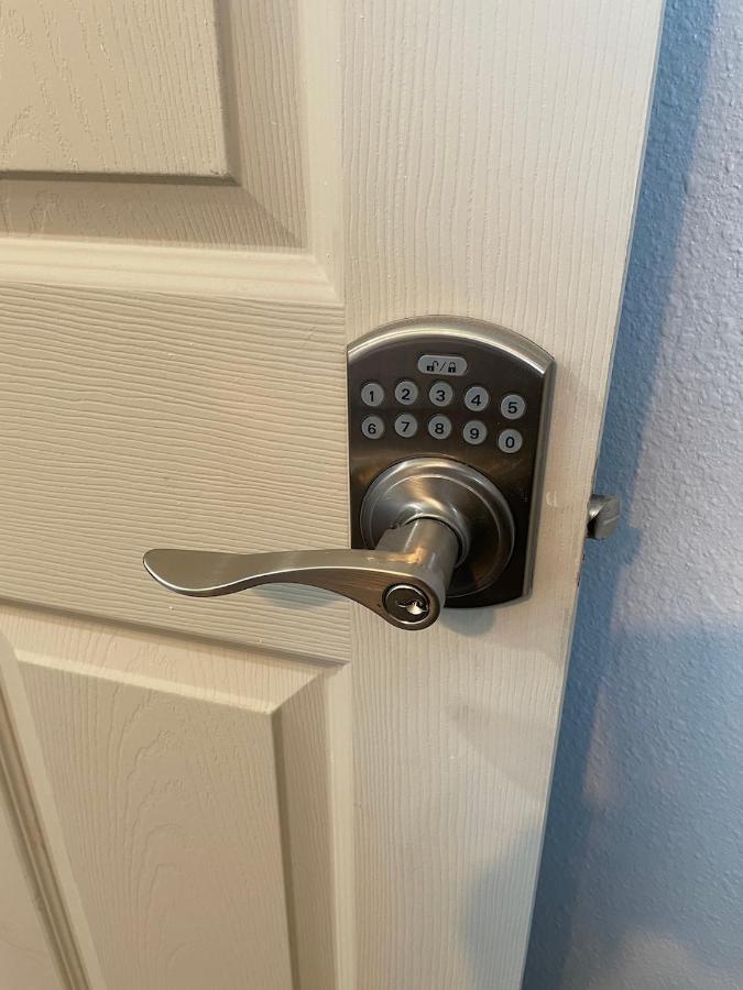 Small Private In With Free Strong Wifi!!! Séjour chez l'habitant Los Angeles